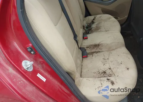 2011 Hyundai Elantra Gls (Ulsan Plant) z USA, uszkodzony, nr VIN KMHDH4AE7BU103936